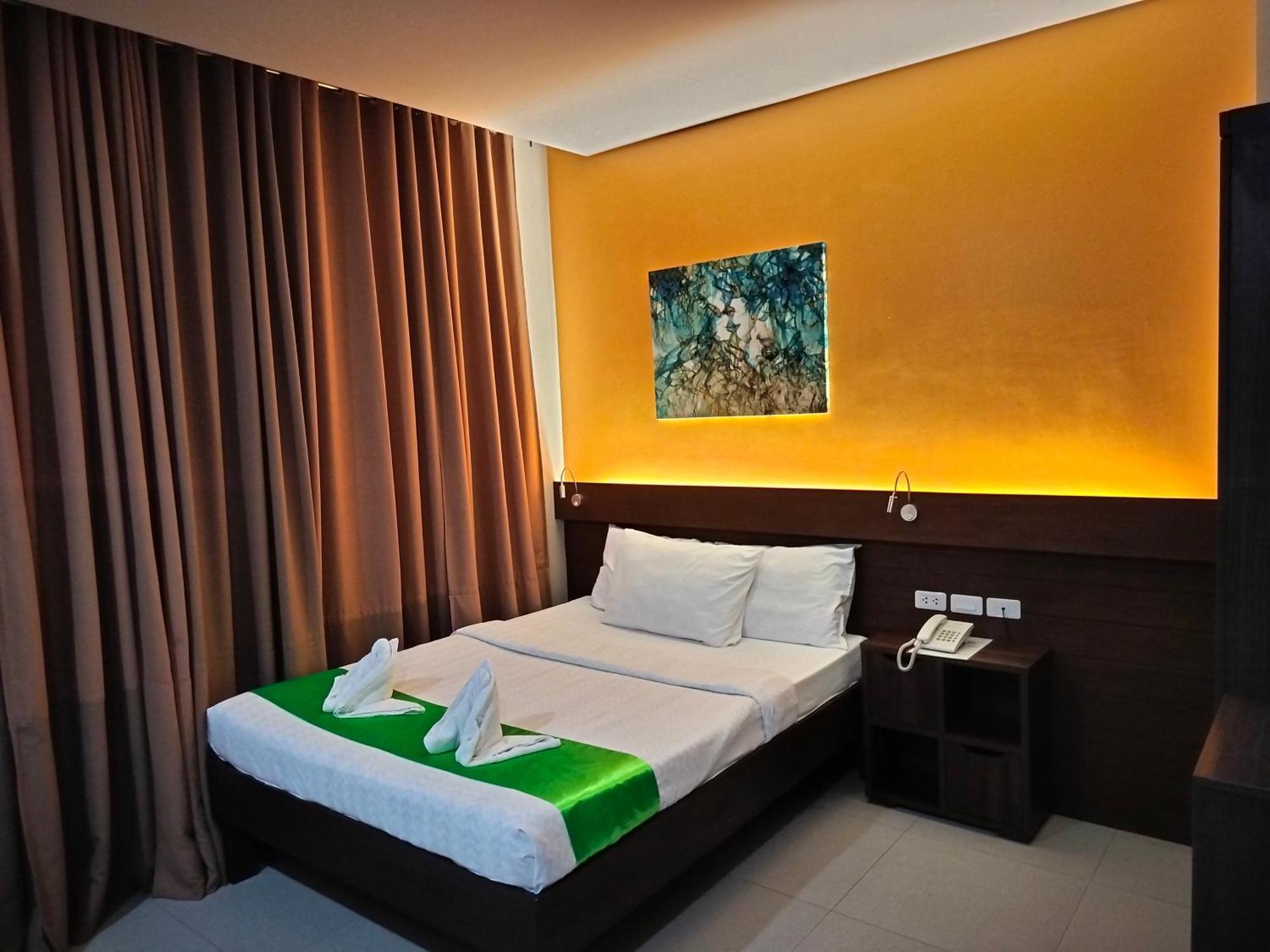 Cresebo Mansion Otel Tagbilaran Dış mekan fotoğraf